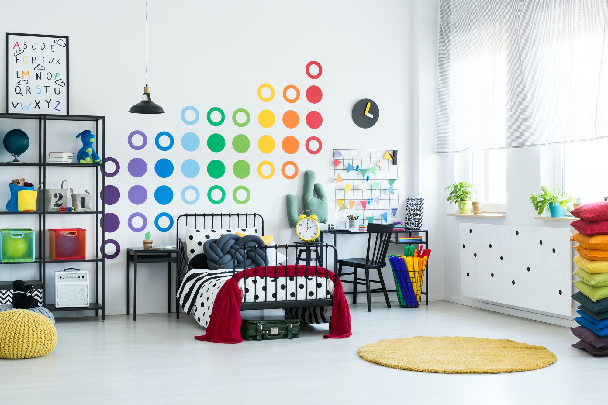 Kid room with dots pattern